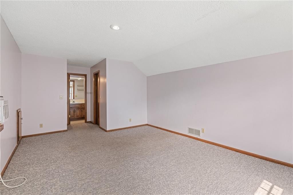 11163 Eby Street — photo 32