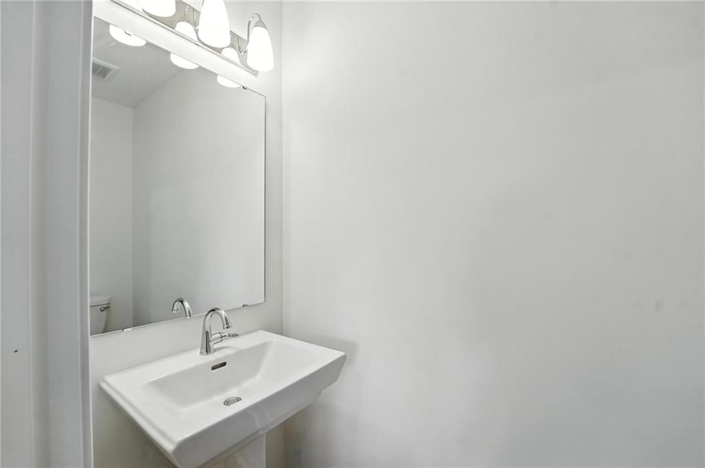 Photo 18 of 35 - 8716 SW Brickell Drive