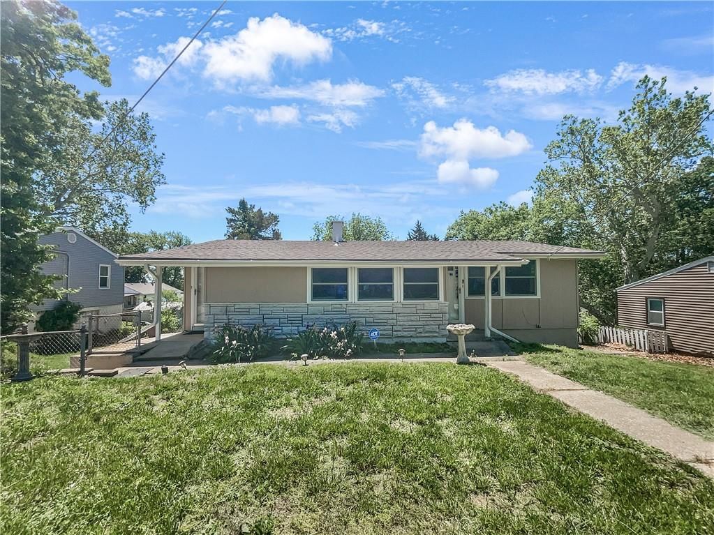 2939 NE Jewett Street, Kansas City, MO