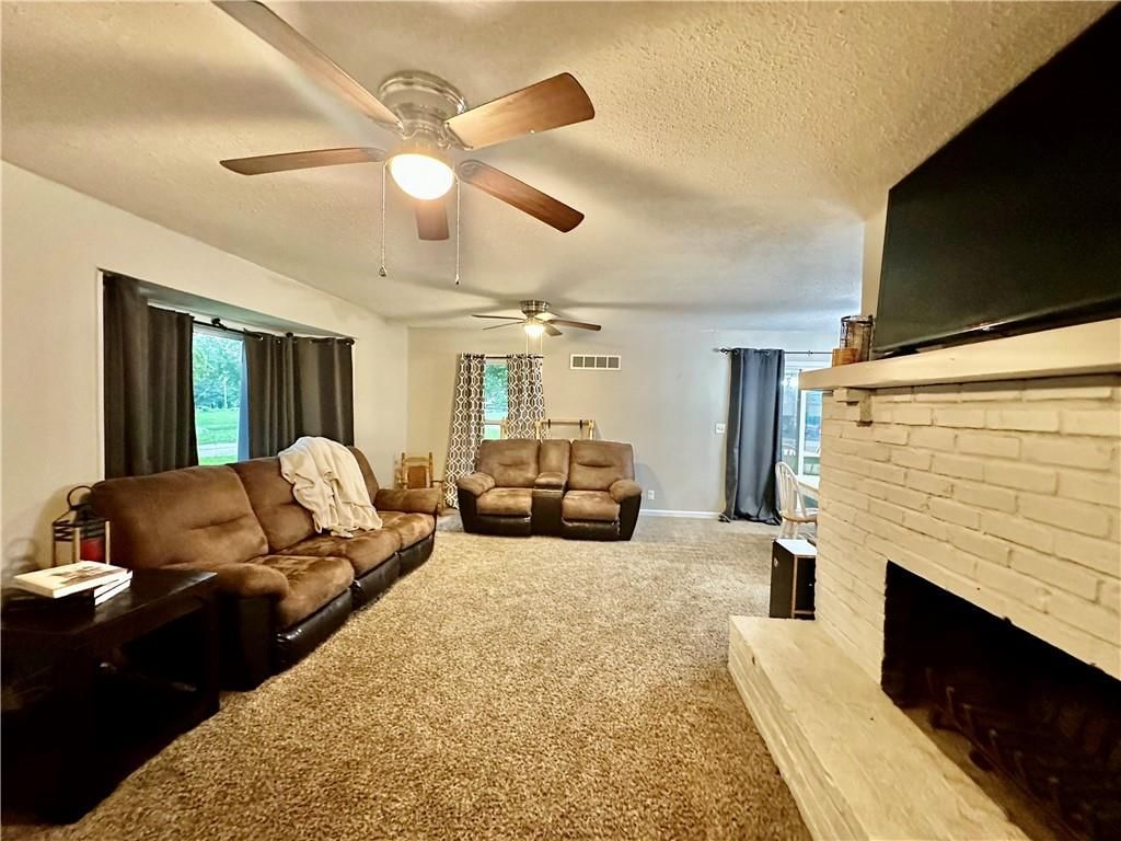 3625 Lake Shore Drive — photo 15