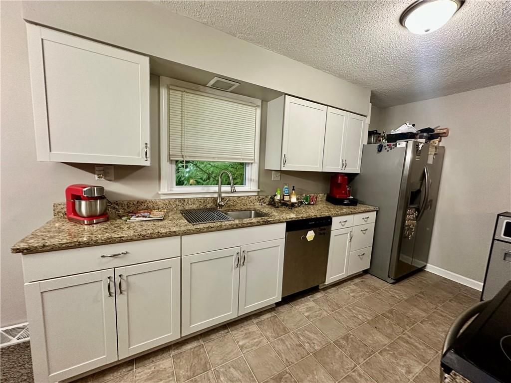 3625 Lake Shore Drive — photo 24