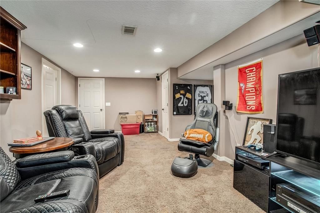1121 SW Huntington Drive — photo 21