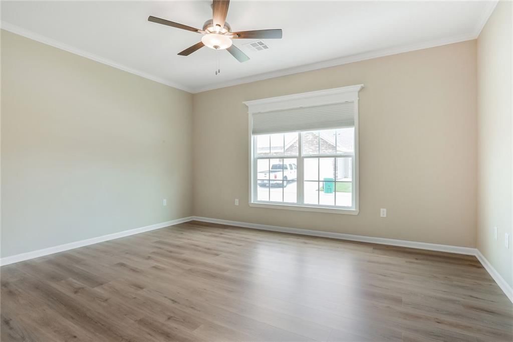 1425 Villa Lane — photo 3