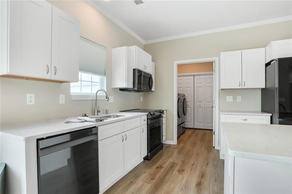 1425 Villa Lane — photo 7