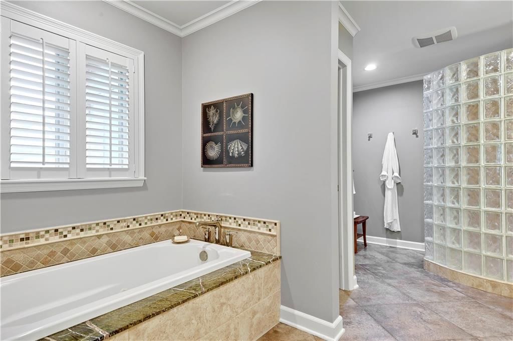 2411 W 104th Street — photo 16