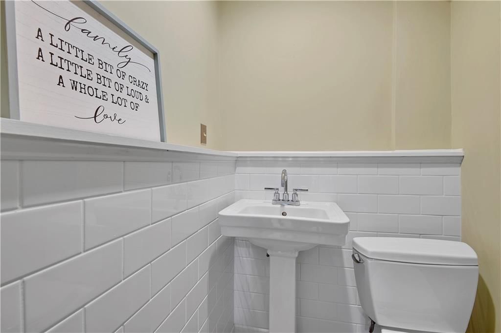 2411 W 104th Street — photo 25