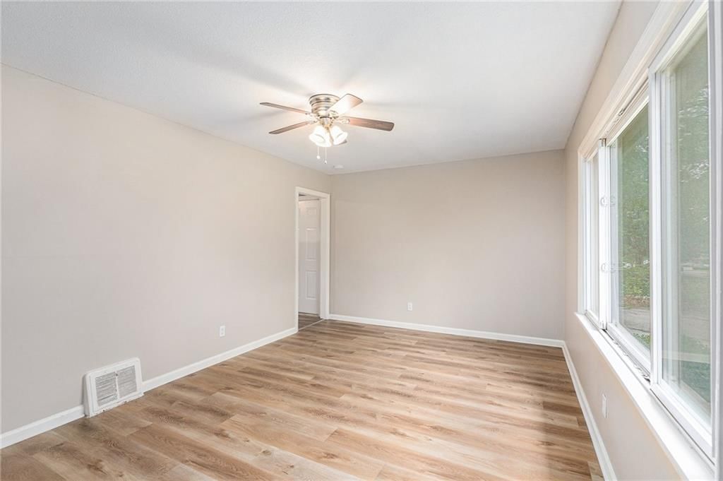 10106 Hillcrest Road — photo 6