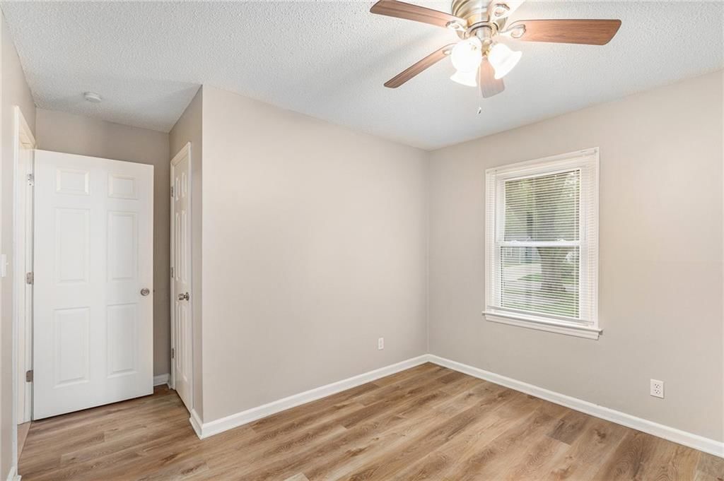 10106 Hillcrest Road — photo 11