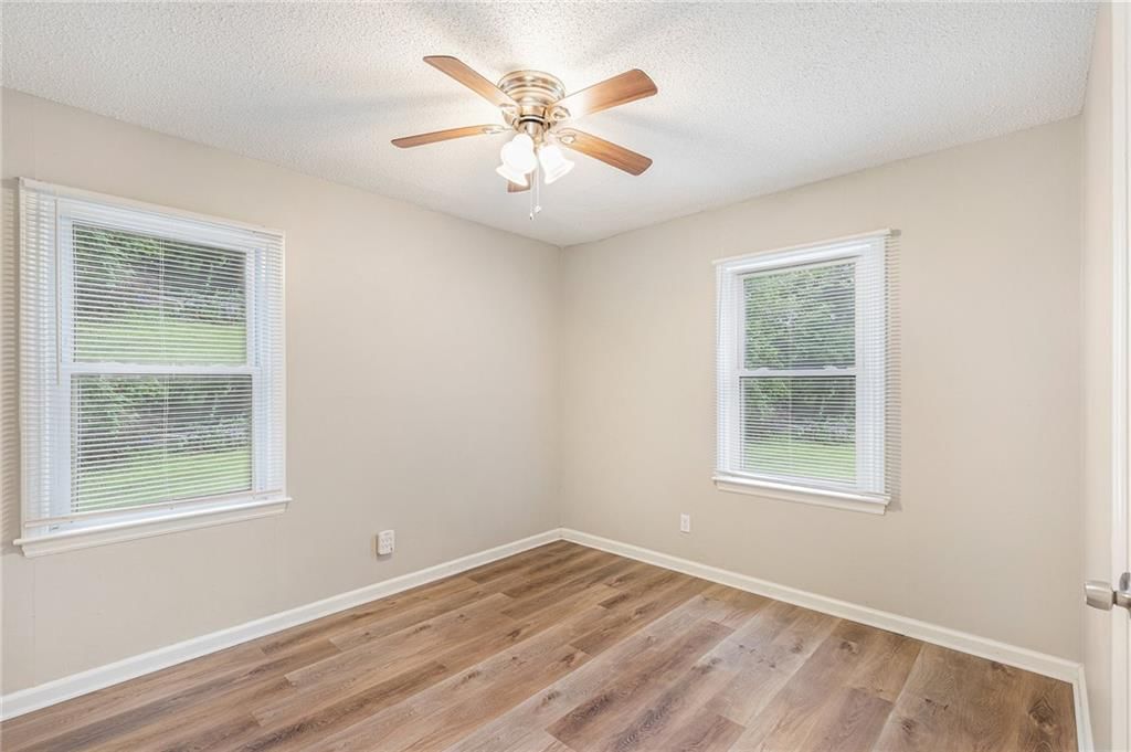 10106 Hillcrest Road — photo 13