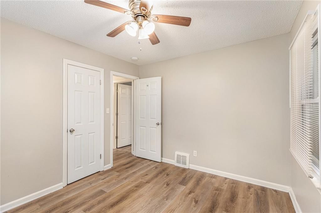 10106 Hillcrest Road — photo 14