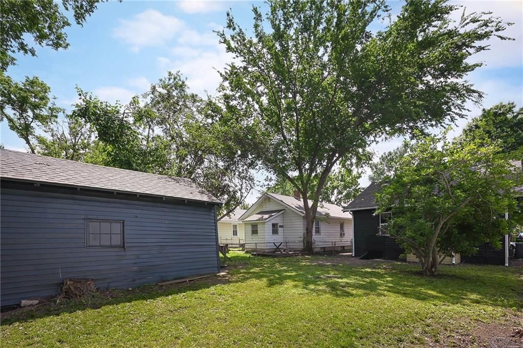 1220 E 24th Avenue — photo 15