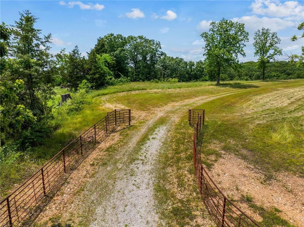 2313 Flat Creek Road, Cape Fair, MO