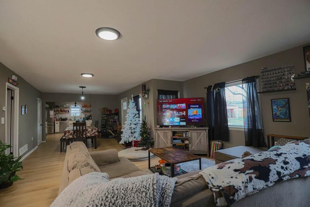 300 Brown Avenue — photo 8