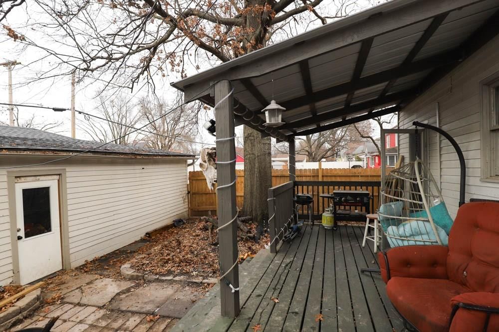 300 Brown Avenue — photo 33