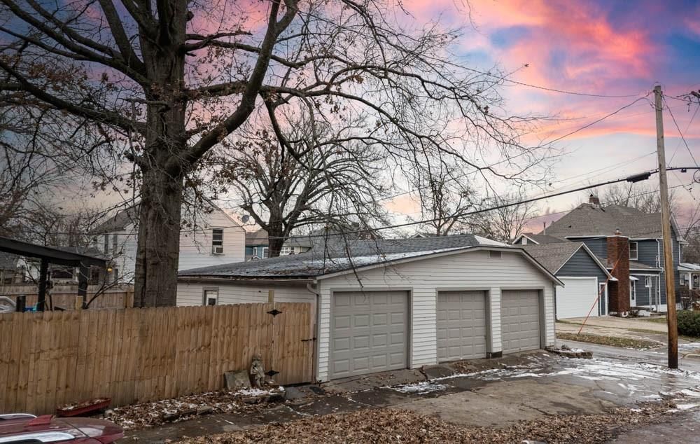 300 Brown Avenue — photo 34