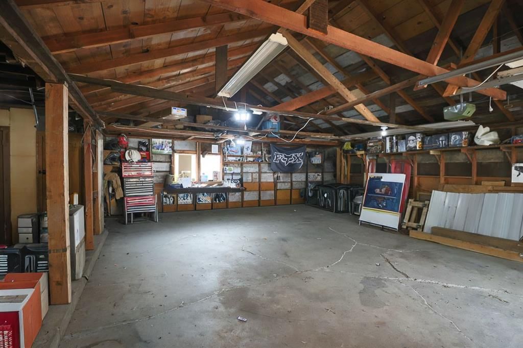 300 Brown Avenue — photo 36