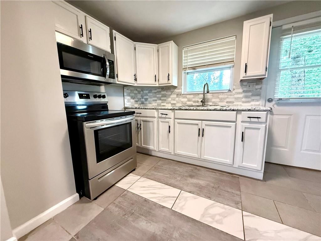 4732 Farley Avenue — photo 7