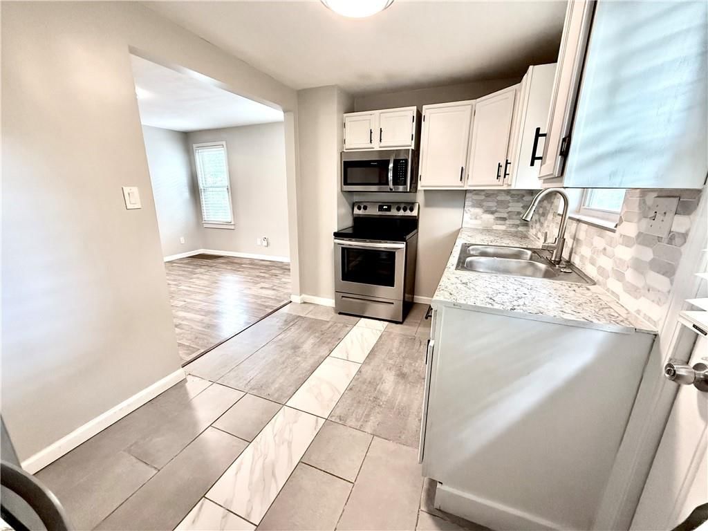 4732 Farley Avenue — photo 9