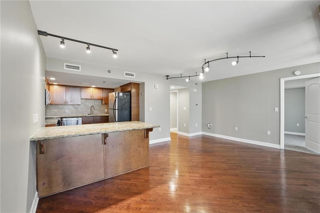 600 E Admiral Boulevard — photo 2