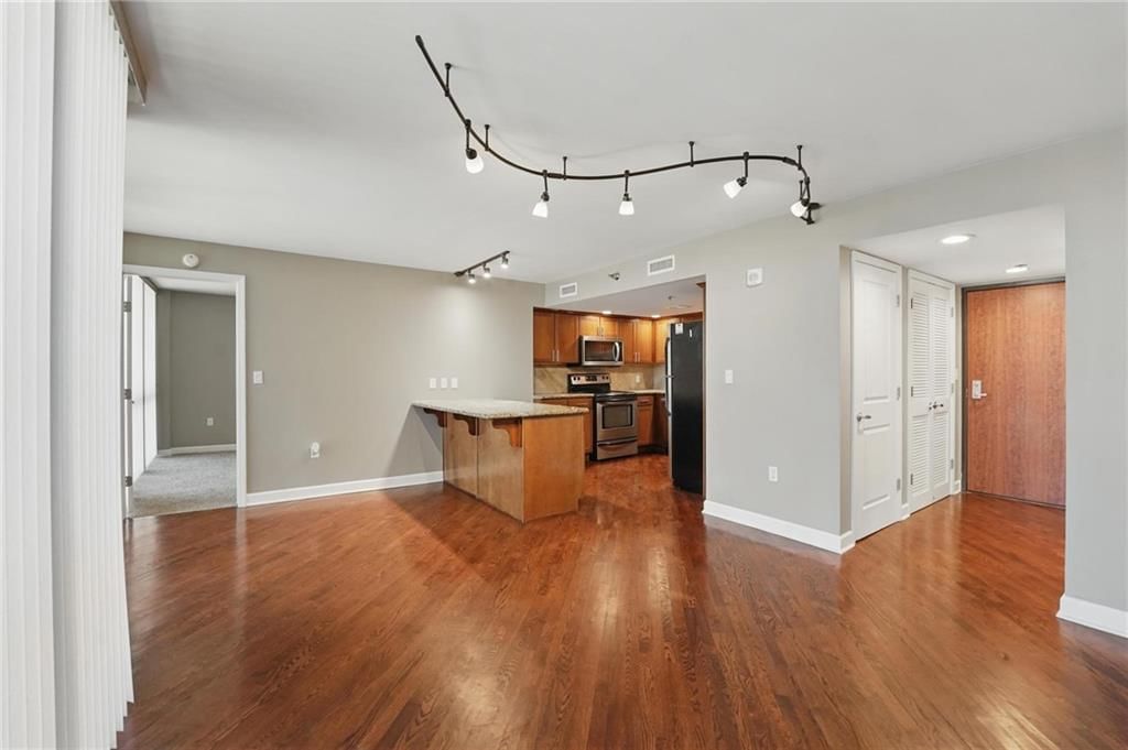 600 E Admiral Boulevard — photo 9