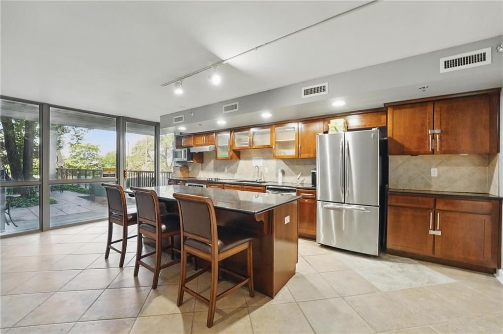 600 E Admiral Boulevard — photo 25