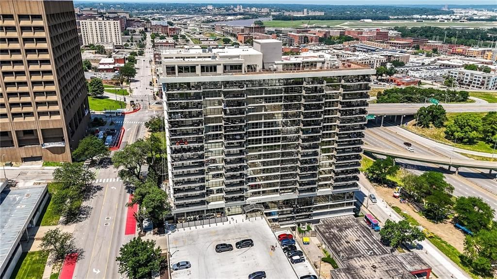 600 E Admiral Boulevard — photo 42