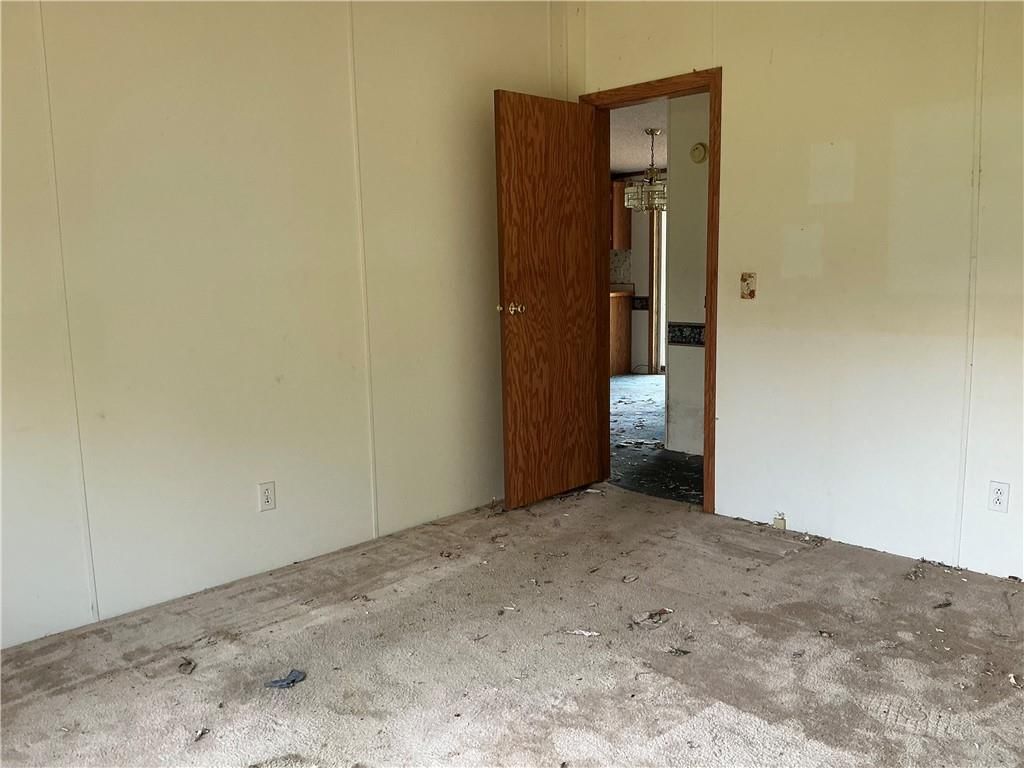 18884 W 319th Street — photo 4