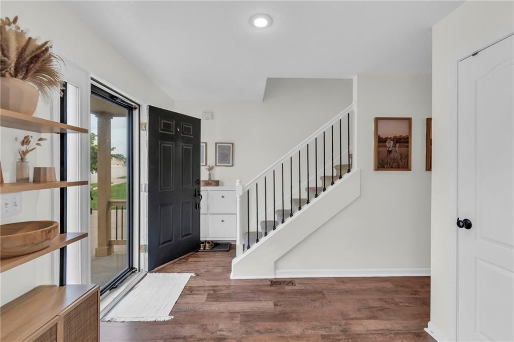 Photo 5 of 36 - 1610 Renea Court