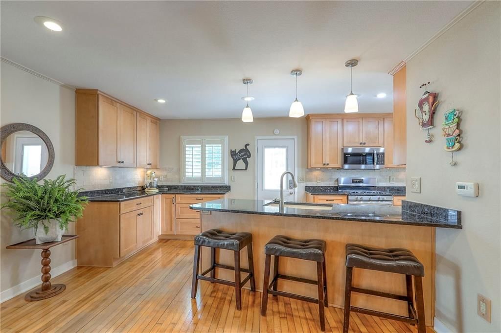 115 NE Green Street — photo 10