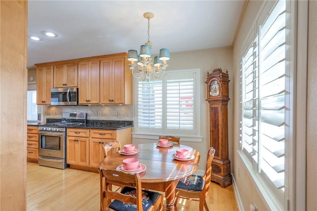115 NE Green Street — photo 12