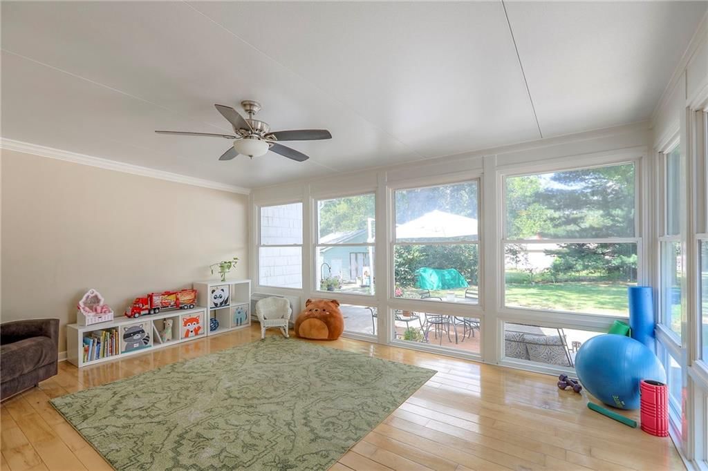 115 NE Green Street — photo 16