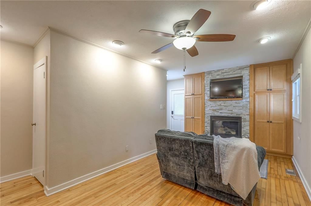 115 NE Green Street — photo 25