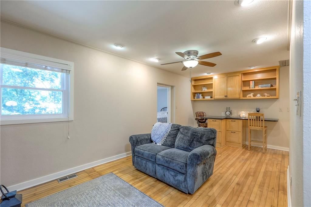 115 NE Green Street — photo 27