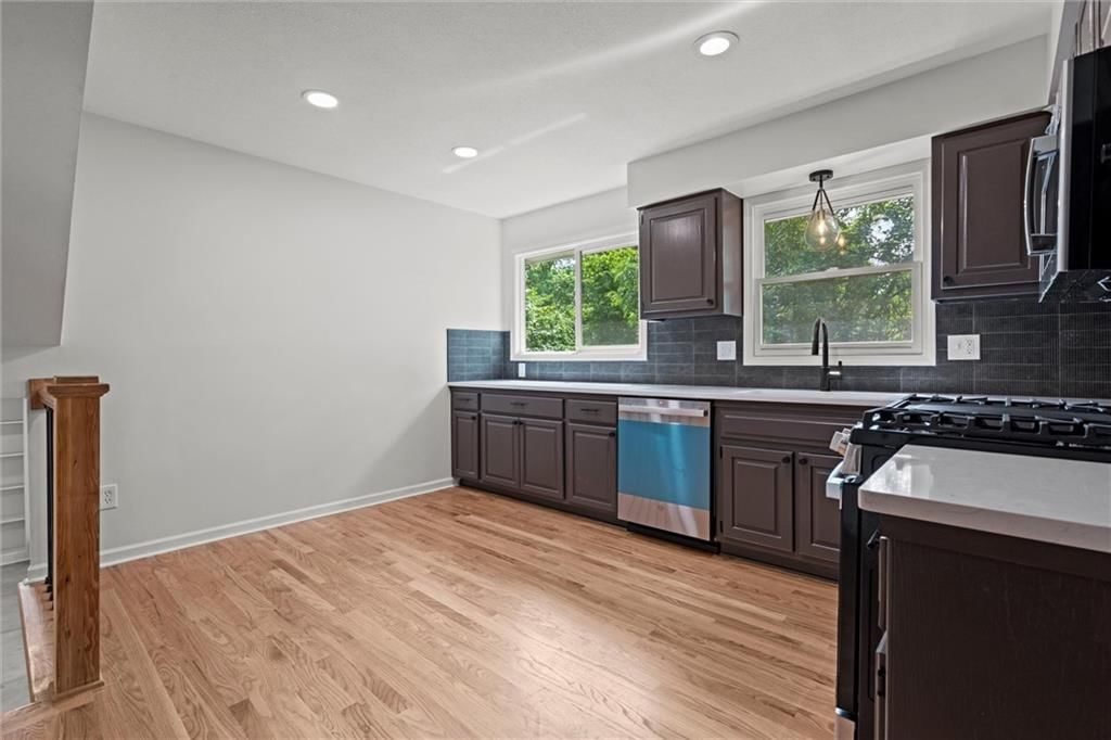 4904 Ballentine Street — photo 10