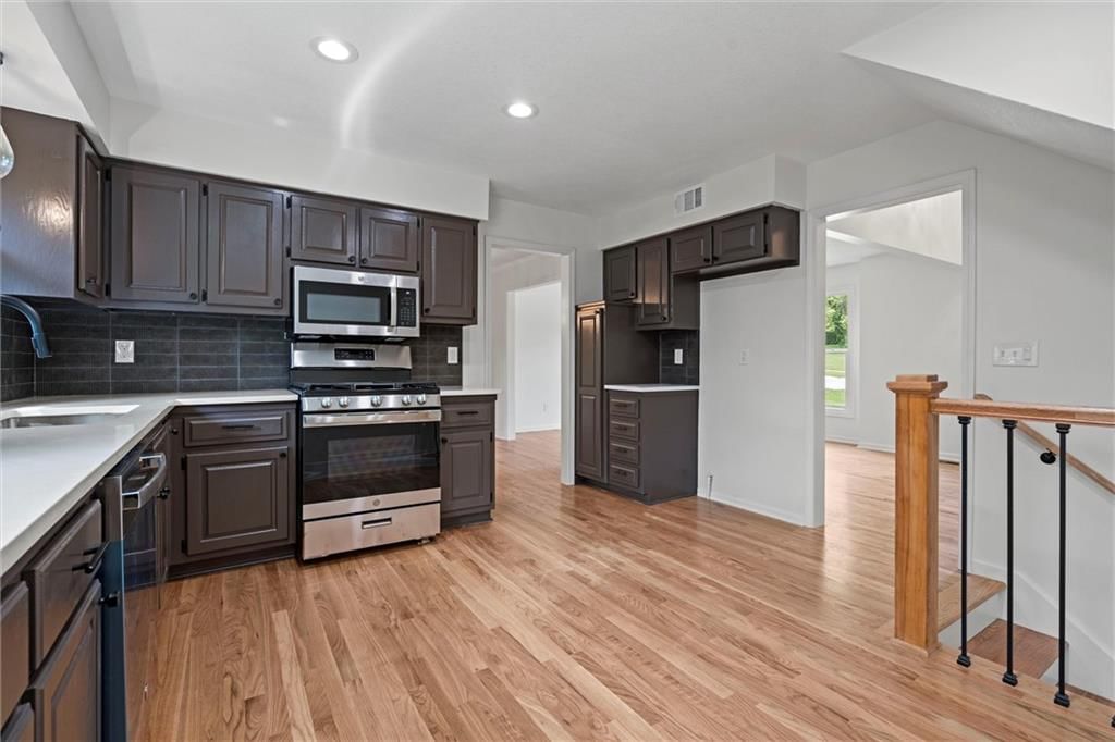 4904 Ballentine Street — photo 12
