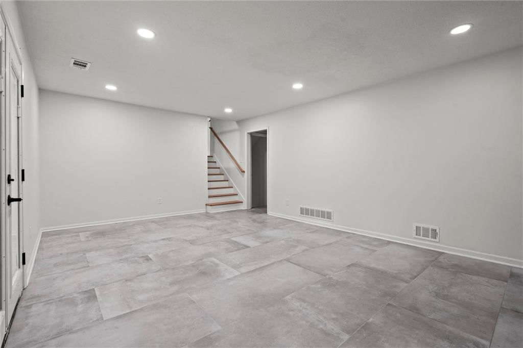 4904 Ballentine Street — photo 31