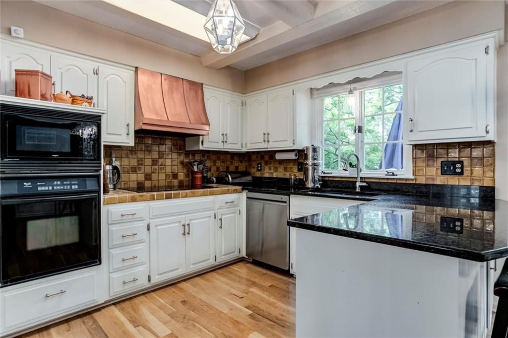 732 W 121st Street — photo 7