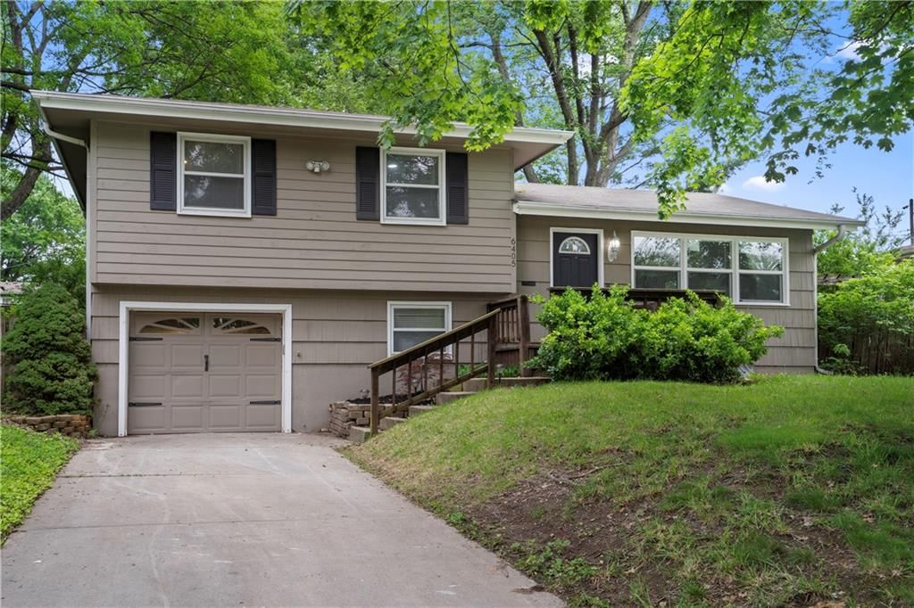 6405 N Wayne Avenue — photo 1