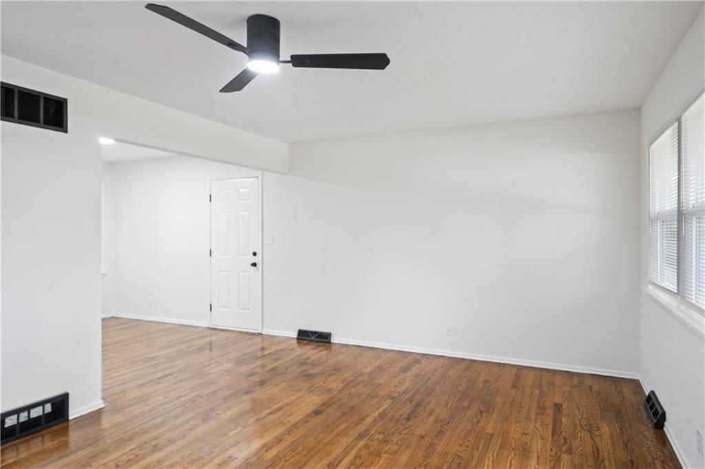 6405 N Wayne Avenue — photo 7
