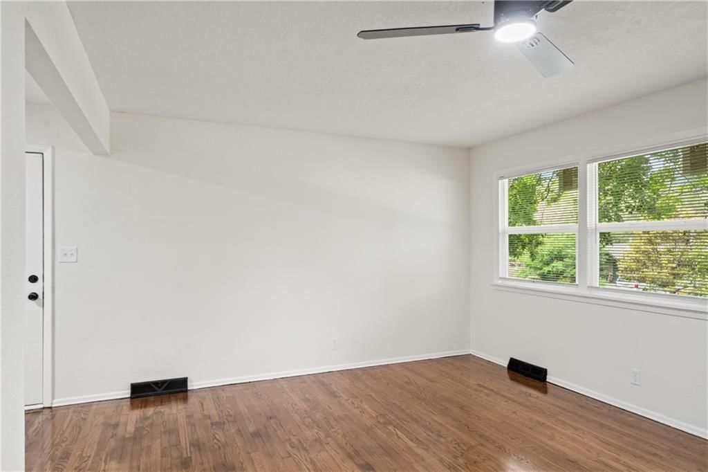 6405 N Wayne Avenue — photo 8