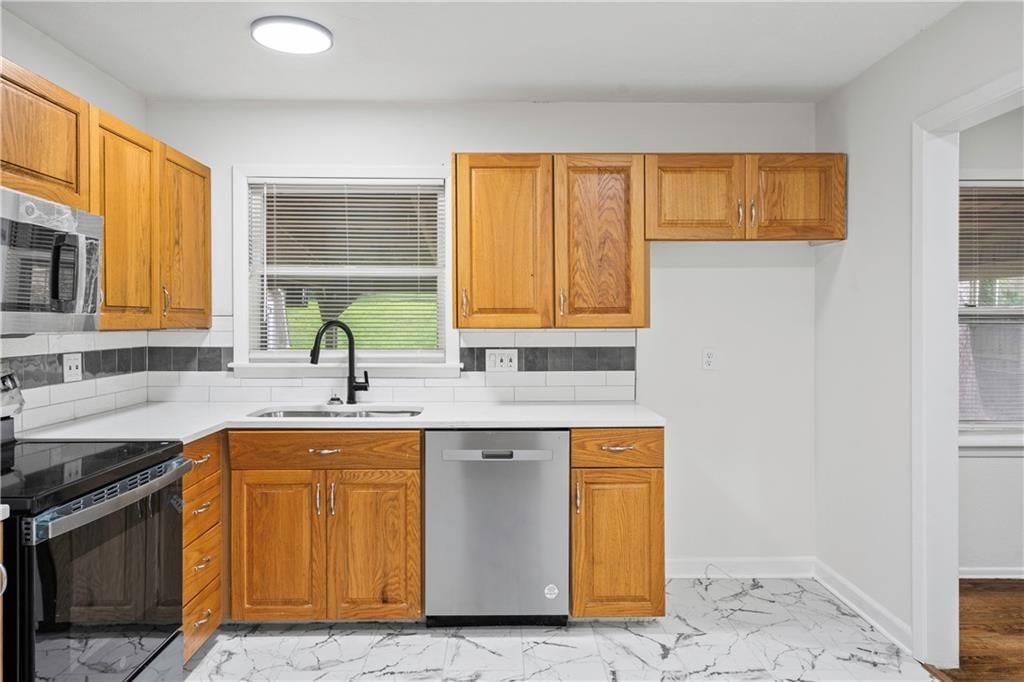 6405 N Wayne Avenue — photo 13