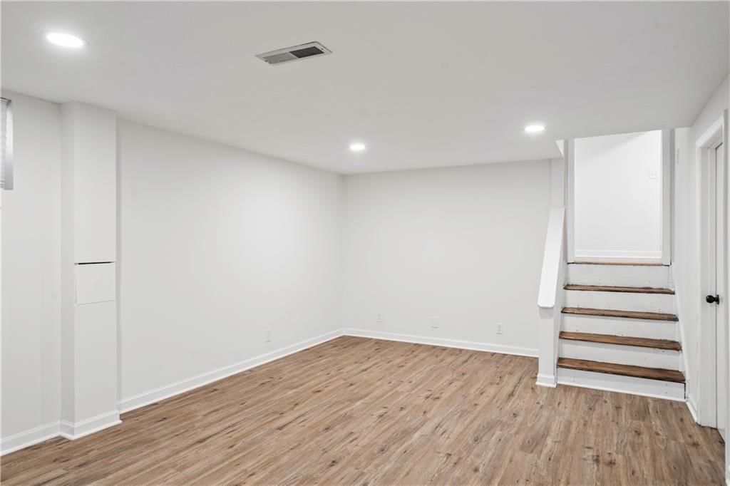 6405 N Wayne Avenue — photo 17