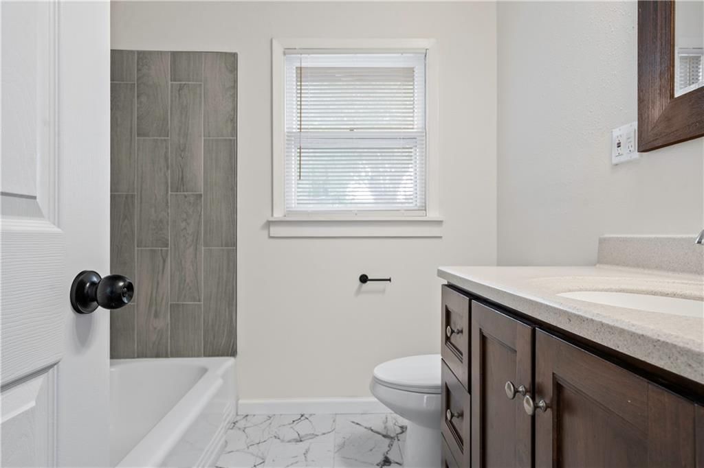 6405 N Wayne Avenue — photo 22