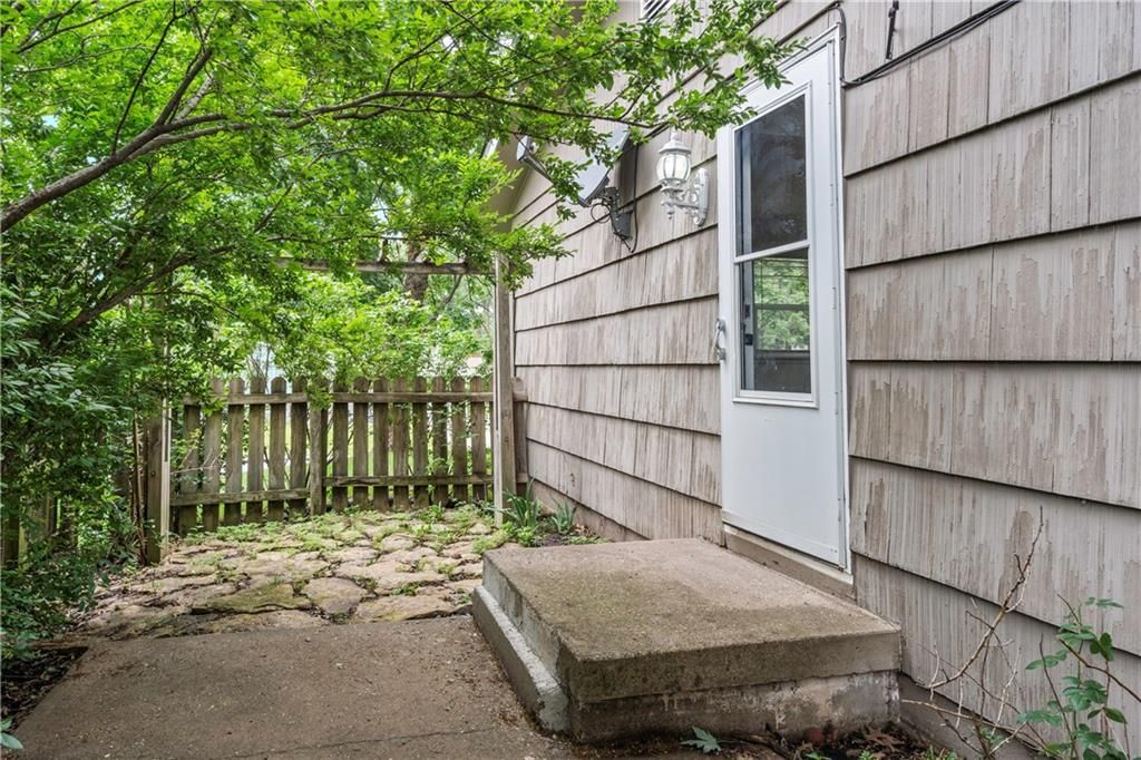 6405 N Wayne Avenue — photo 29