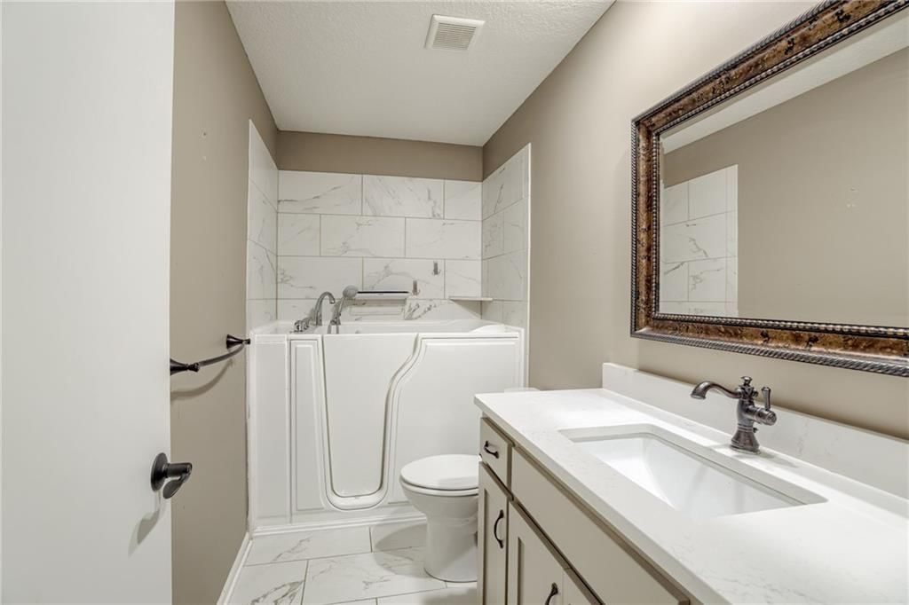 Photo 21 of 35 - 5206 NW 84th Place