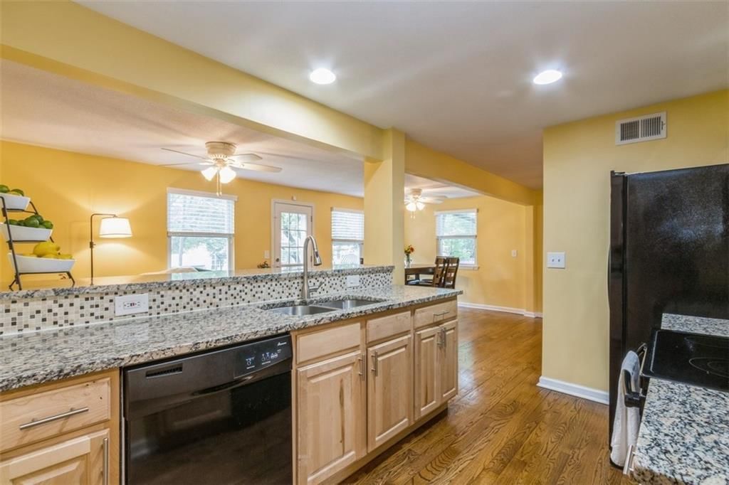 5334 Birch Street — photo 9