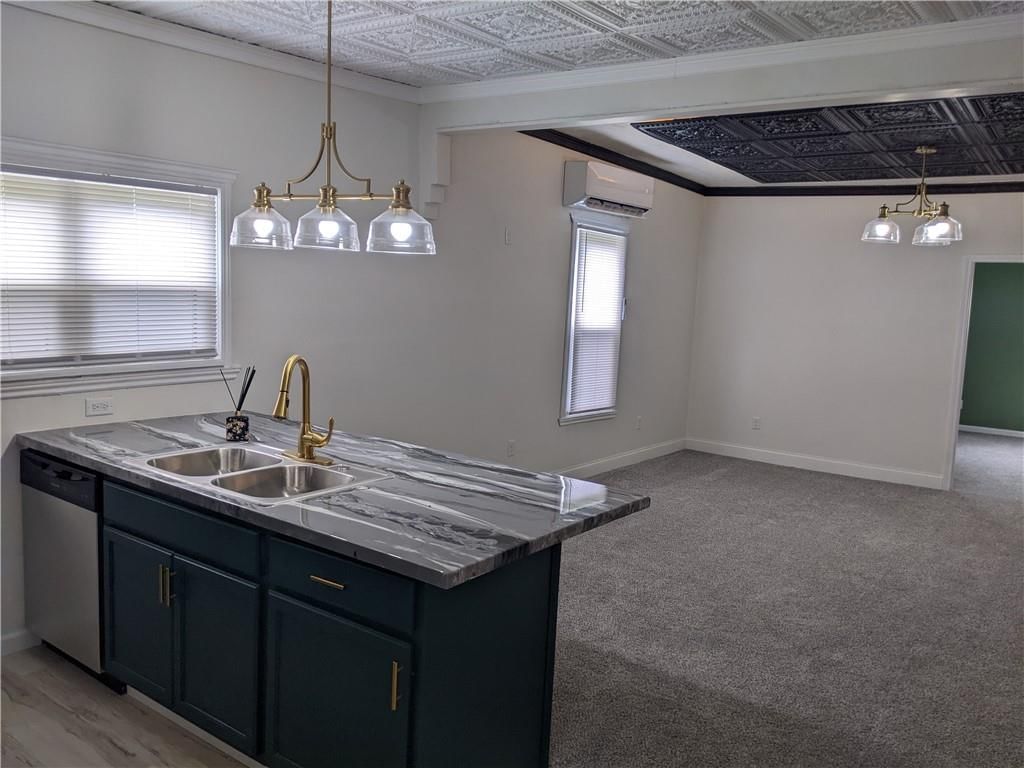Photo 5 of 20 - 203 W 4th Street