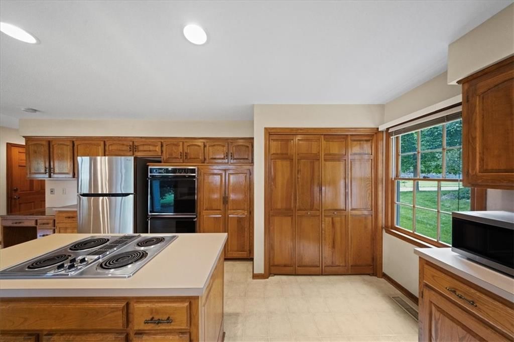 9509 W 116th Terrace — photo 34