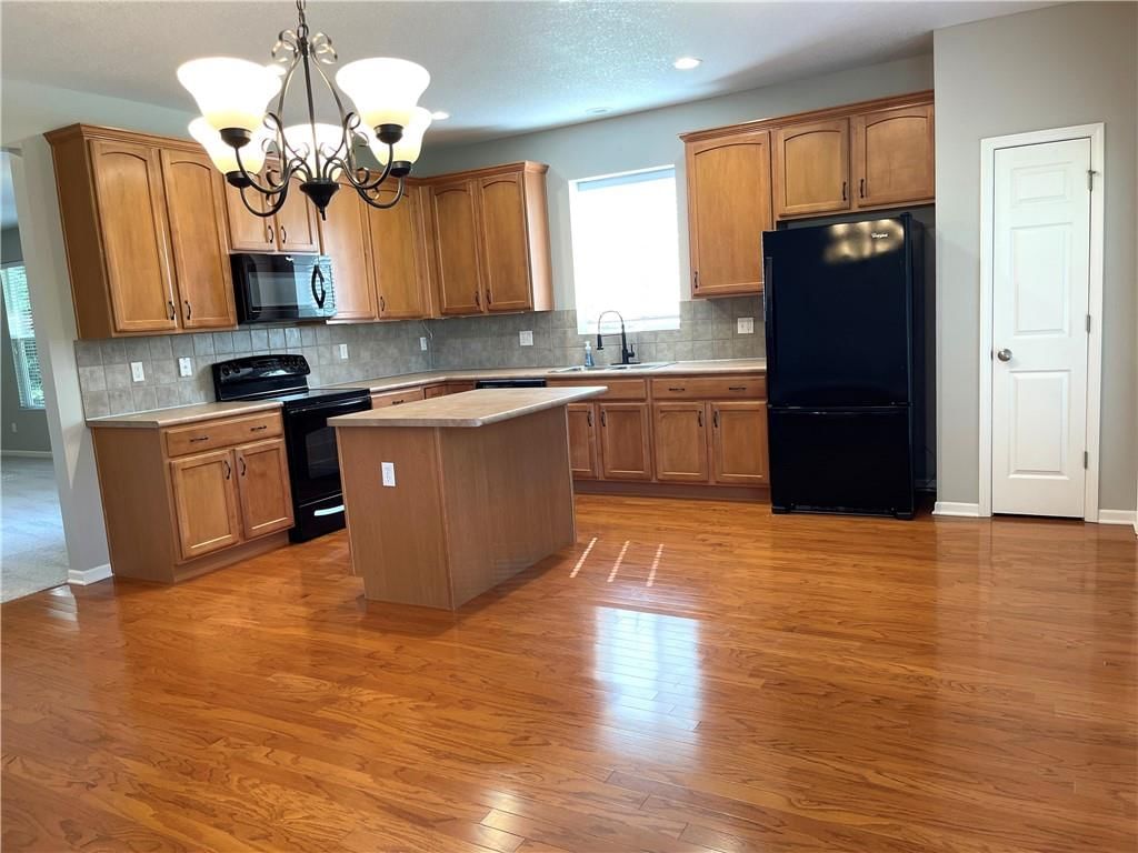 23424 W 90TH Terrace — photo 5