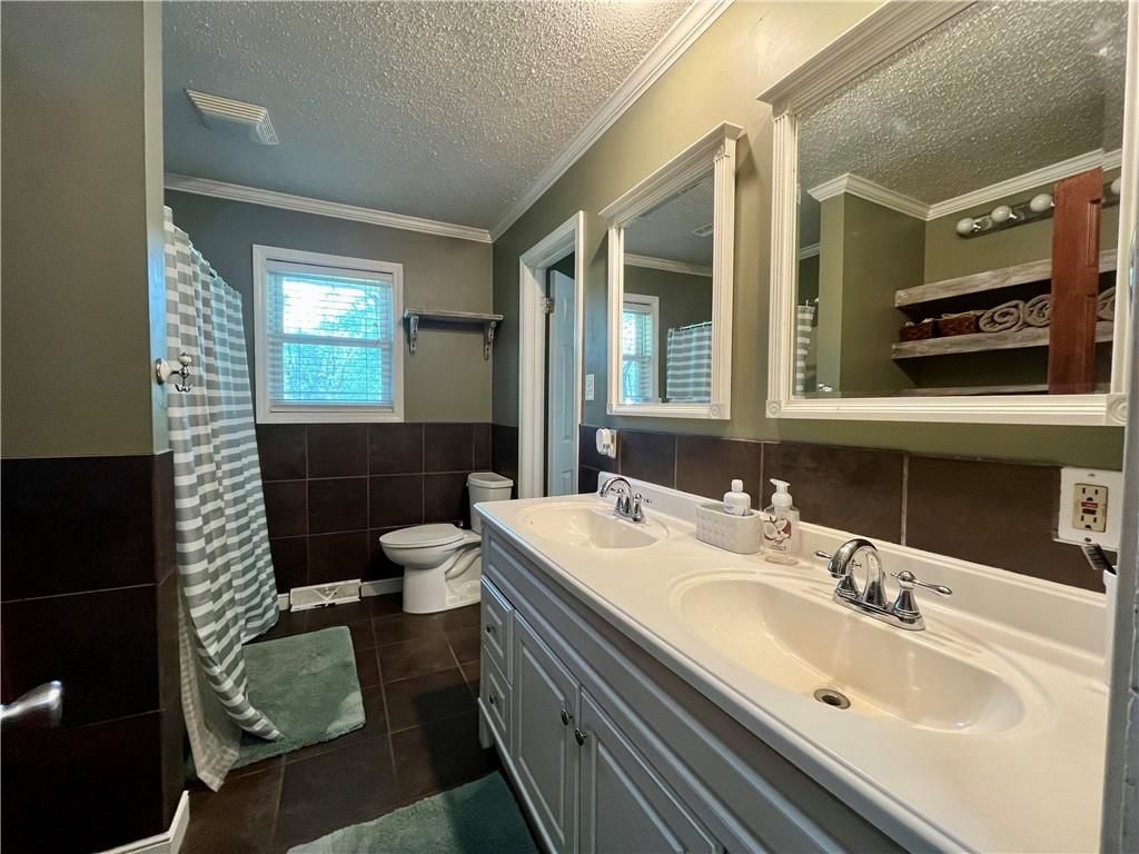 1526 E Hayward Avenue — photo 23